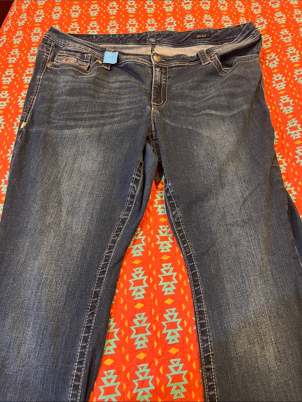 Seven7 Straight Leg Women’s Jeans in Dark Blue Wash